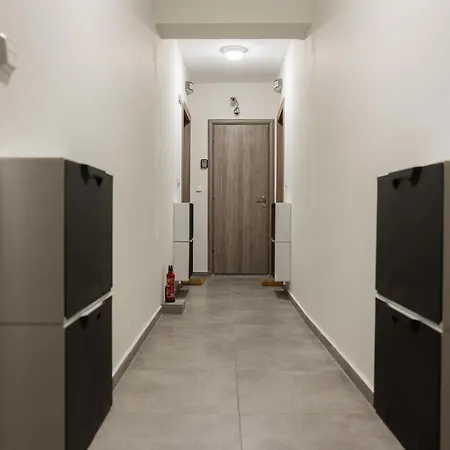 Luxury In Downtown Apartment *
